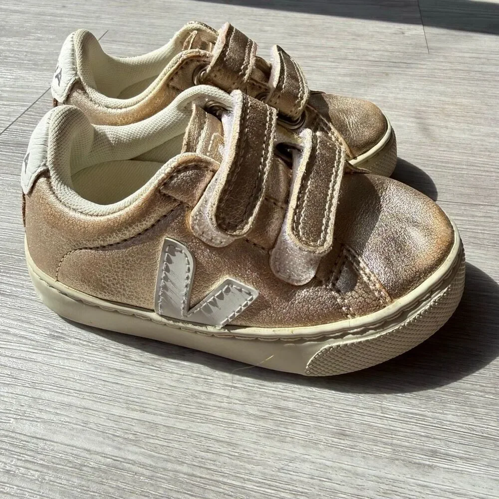 Veja gold tone